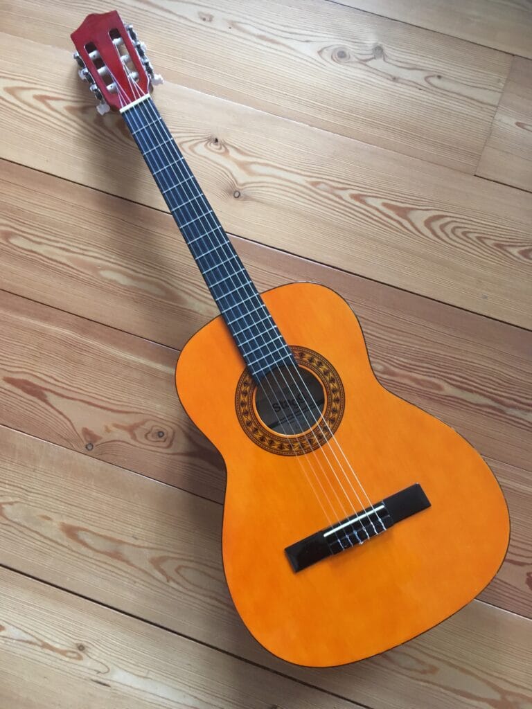 Linkshandige gitaar akkoestisch