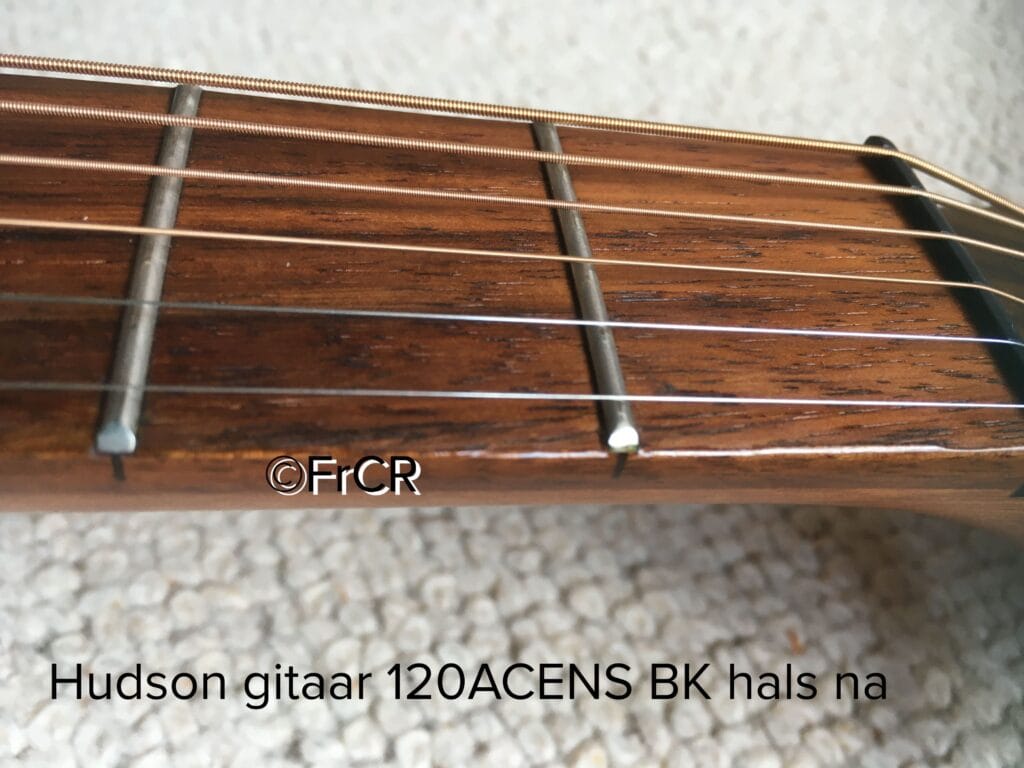 Hudson semi akoestische gitaar na onderhoudsbeurt